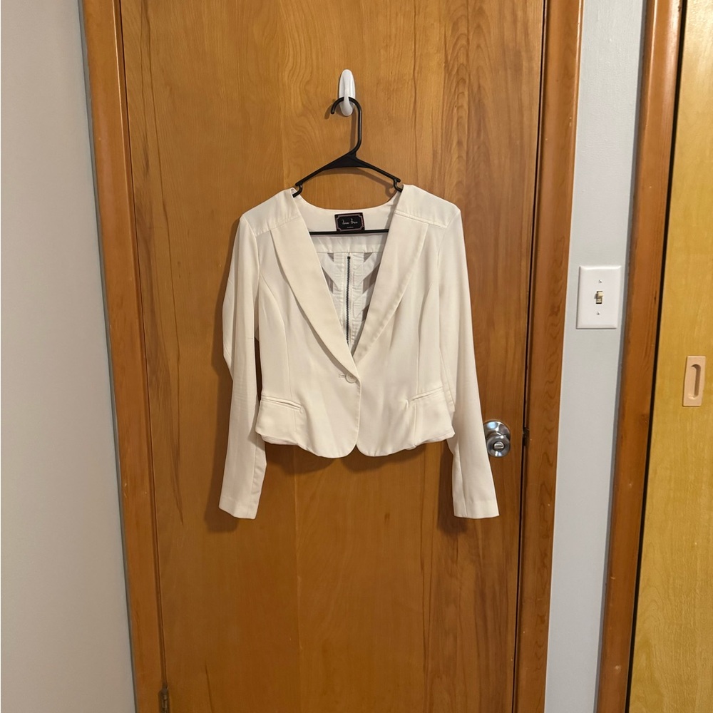 BCBGMAXAZRIA-like Cream Blazer